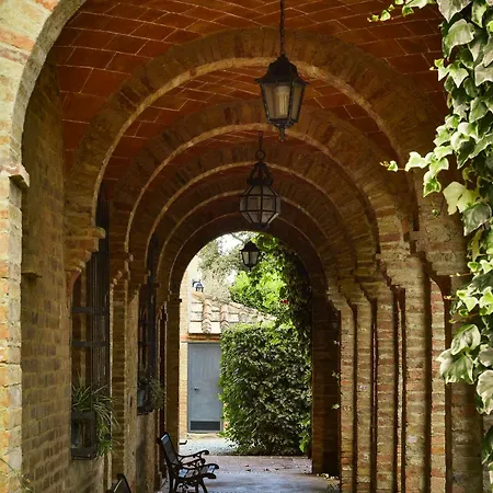 Nottola Gospodarstwo agroturystyczne *